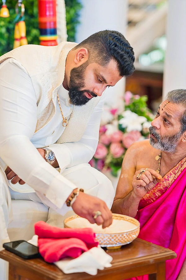 Sumalatha_20Ambareesh_20Grand_20Son_20Naming_20Ceremony_20Photos_20_284_29.jpg 12