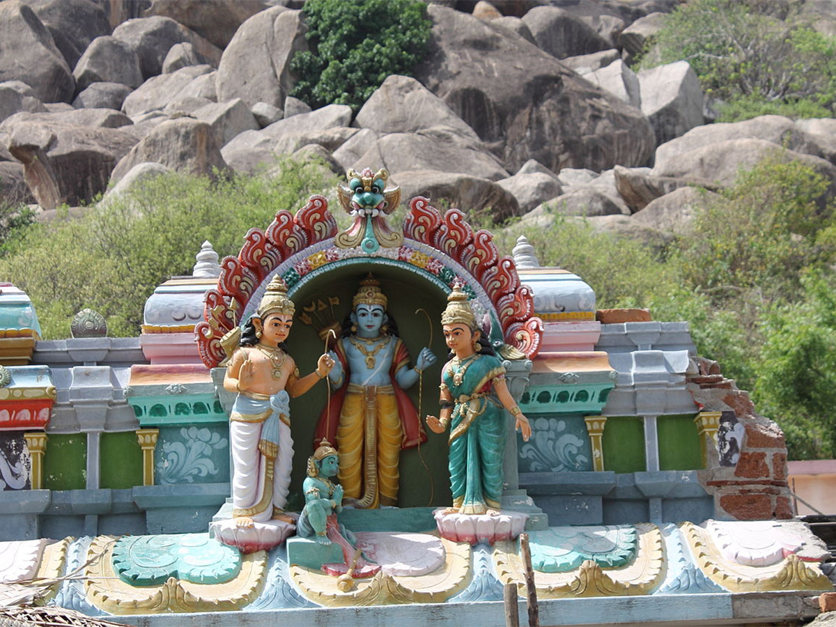Ardhagiri_20Veeranjaneya_20Swamy_20Temple_20at_20Aragonda_20Chittoor_20District_20Photos__20_2810_29.jpg 10