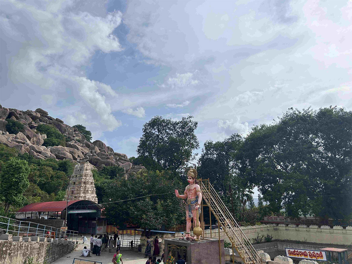 Ardhagiri_20Veeranjaneya_20Swamy_20Temple_20at_20Aragonda_20Chittoor_20District_20Photos__20_287_29.jpg 7