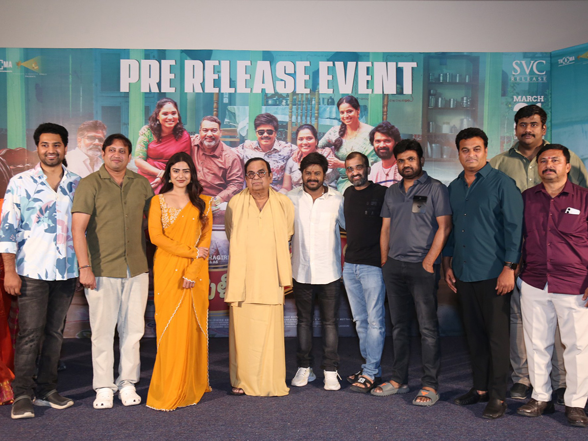 Pelli_20Kani_20Prasad_20Movie_20Pre_20Release_20Event_20Photos__20_2812_29.jpg 12