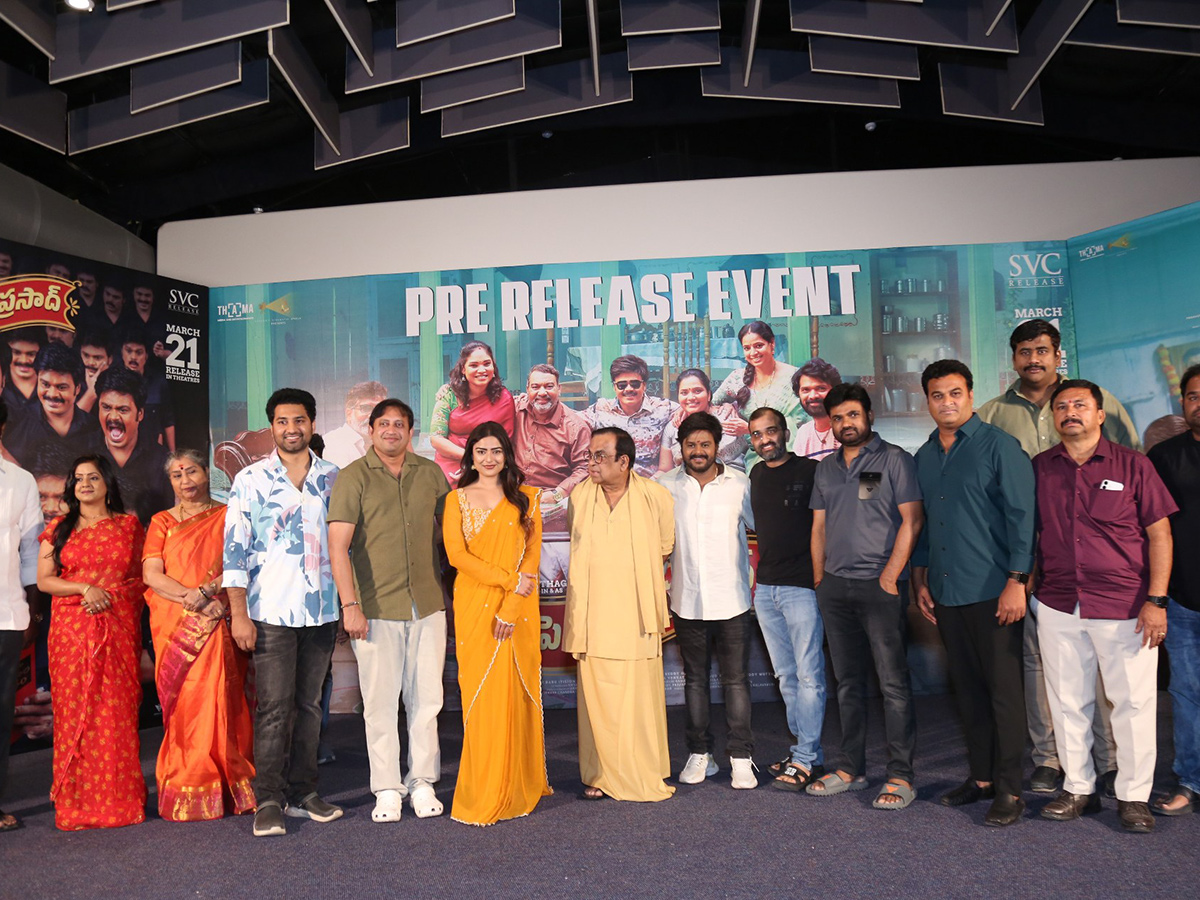 Pelli_20Kani_20Prasad_20Movie_20Pre_20Release_20Event_20Photos__20_2815_29.jpg 15