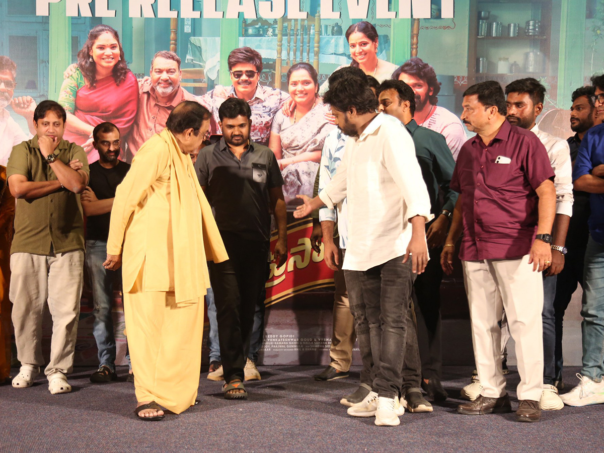 Pelli_20Kani_20Prasad_20Movie_20Pre_20Release_20Event_20Photos__20_288_29.jpg 8