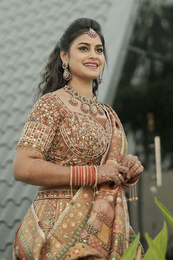Actress_20Sonia_20Akula_20greets_20the_20artist_20in_20her_20first_20movie_20After_20Bigg_20Boss_20Photos_20_282_29.jpg 8