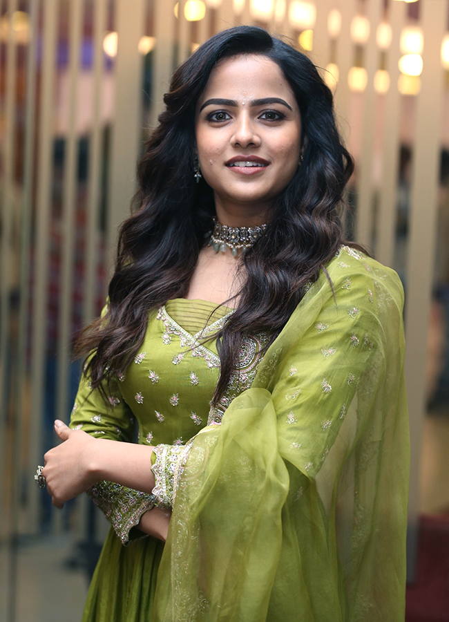Actress_20Vaishnavi_20Chaitanya_20in_20Jack_20Movie_20Photos__20_289_29.jpg 9