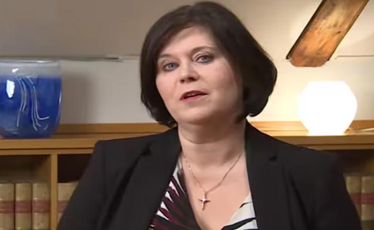 Iceland-Minister-Quits-Afte.jpg