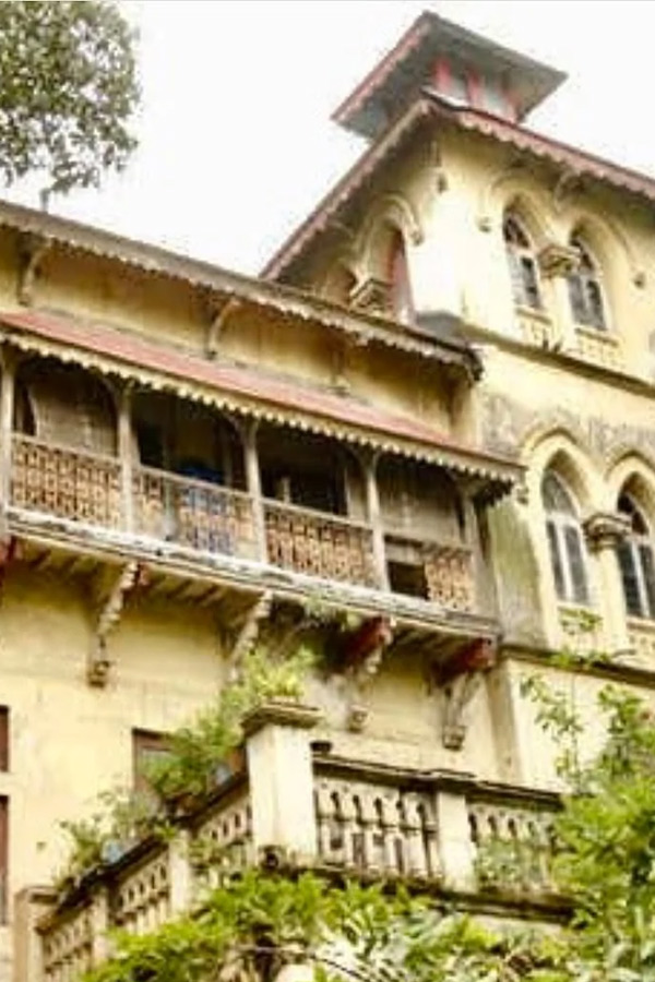Mumbai_20historical_20Laxmi_20Nivas_20sold_20for_20Rs_202760000000_2C_20buyer_20has_20link_20with_20Mukesh_20Ambani_20Photos_20_283_29.jpg 4