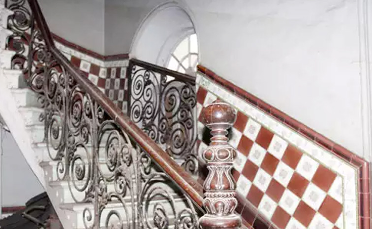 Mumbai_20historical_20Laxmi_20Nivas_20sold_20for_20Rs_202760000000_2C_20buyer_20has_20link_20with_20Mukesh_20Ambani_20Photos_20_284_29.jpg 5