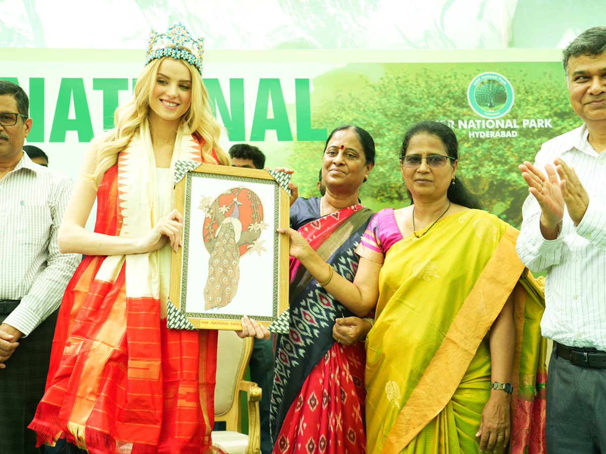 miss_20world_20kristyna_20pliskova_20in_20kbr_20park_20hyderabad__20_286_29.jpg 6
