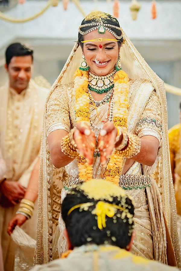 PV_20Sindhu_20shares_20Unseen_20Pictures_203_20month_20Wedding_20Anniversary_20Photos_20_282_29.jpg 3