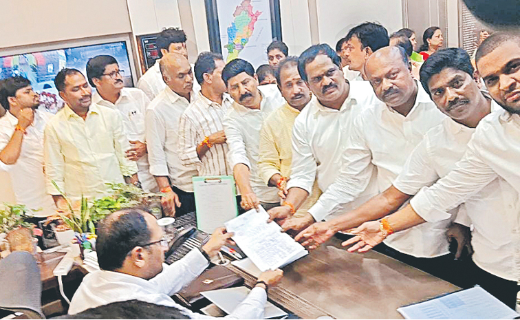 Visakha_Mayor.jpg