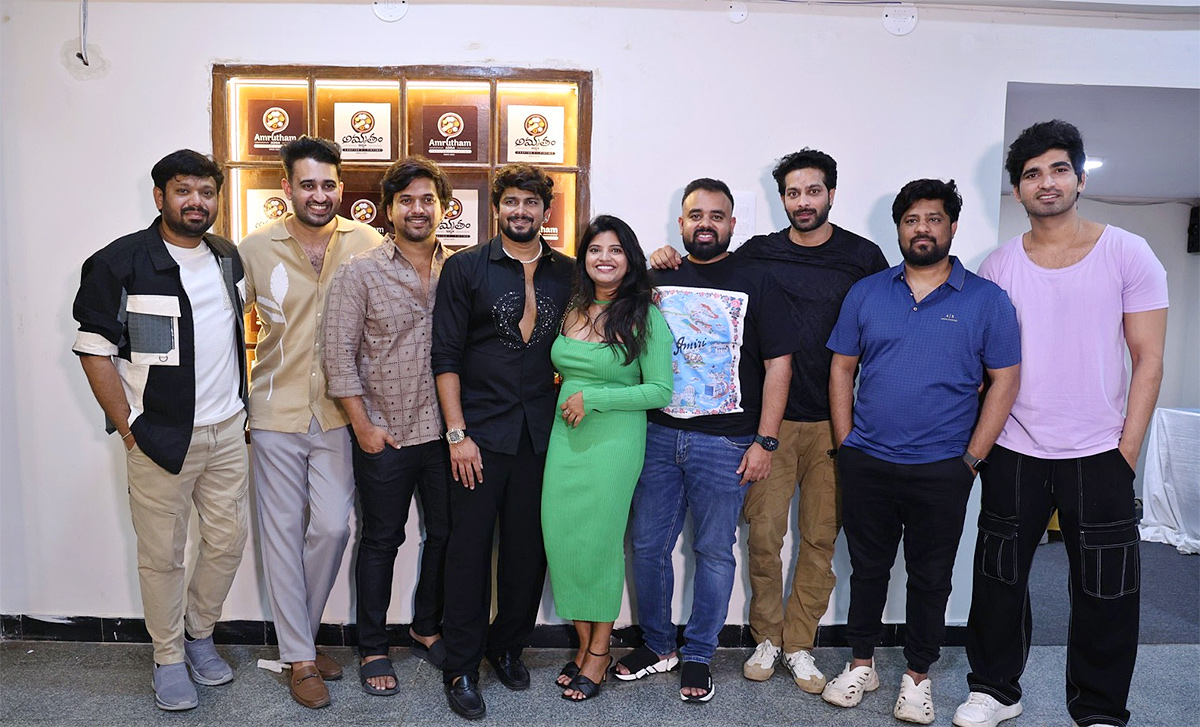 Actor_20VJ_20Sunny_20Grand_20Launch_20of_20Amrutham_20Adda_20hotel_20hyderabad__20_289_29.jpg 9
