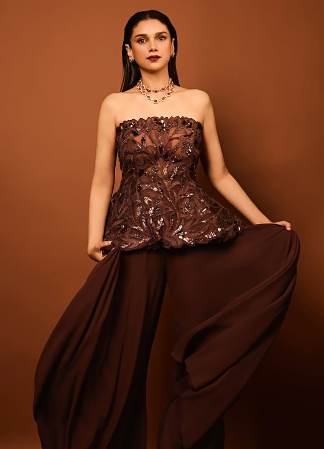 Adithirao_20Hydari_20Latest_20Pics6.jpg 7