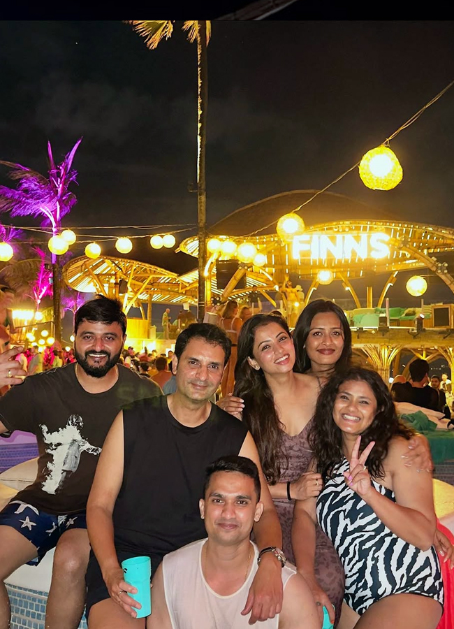 NavyaSwamy_20Birthday_20celebrartions_20in_20Bali15.jpg 14