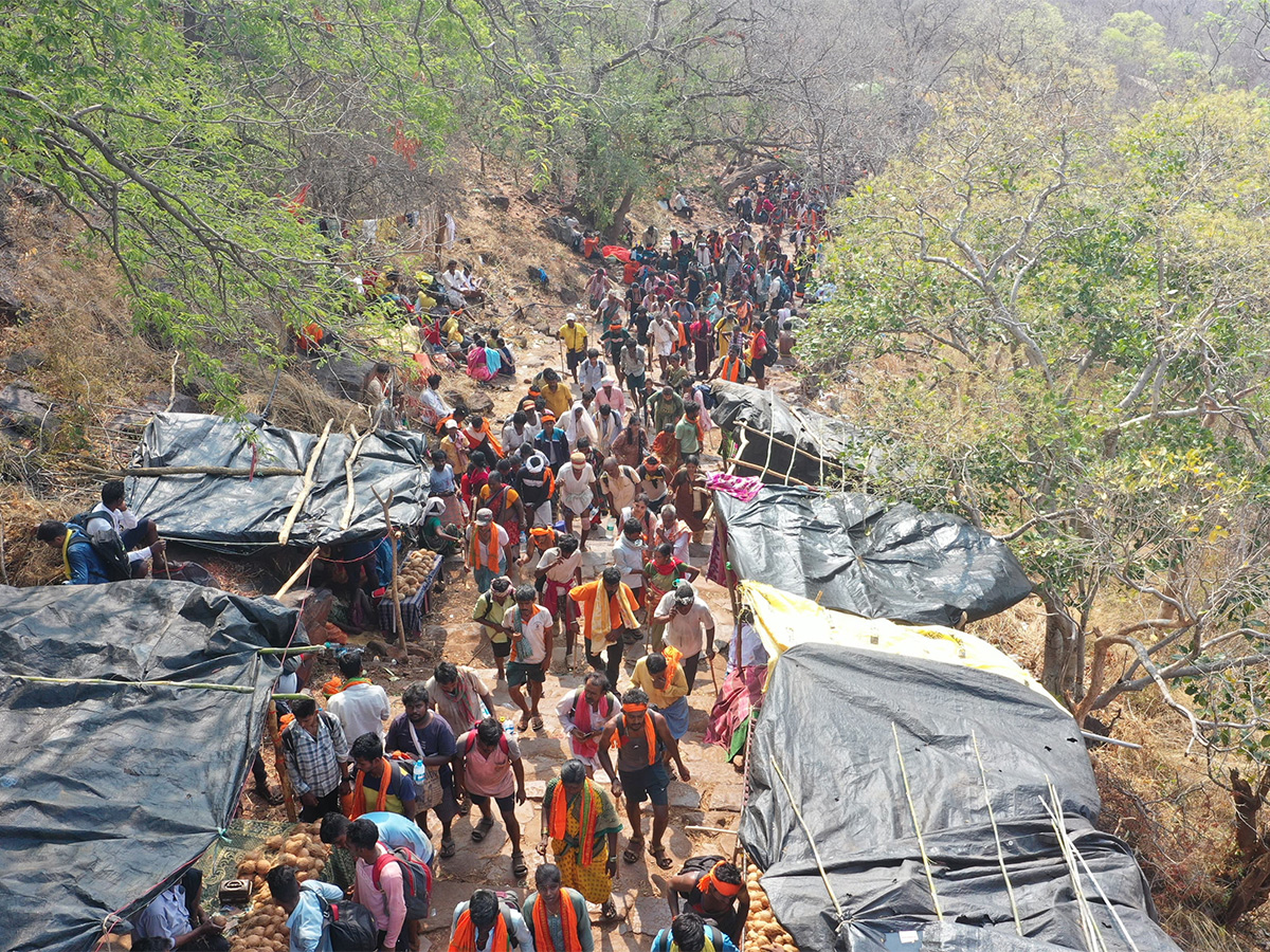 Srisailam_20Thousands_20of_20devotees_20from_20Karnataka_20and_20Maharashtra__20_287_29.jpg 7