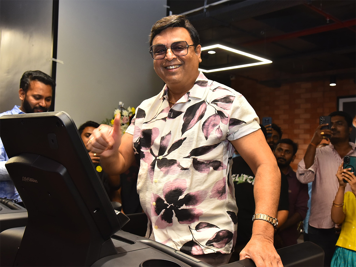 Actor_20Naresh_20Inaugurated_20Gold_26_23039_3Bs_20Gym_20in_20Nanakramguda__20_281_29.jpg 1