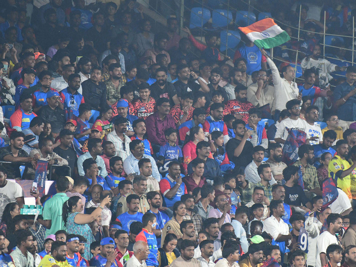 DCvsLsg_20_20IPL_202025_20Matches_20in_20Visakhapatnam__20_2811_29.jpg 11