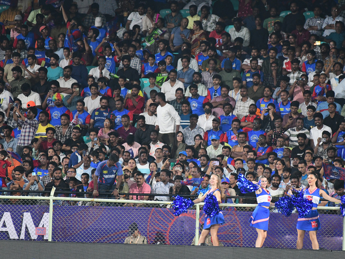 DCvsLsg_20_20IPL_202025_20Matches_20in_20Visakhapatnam__20_2812_29.jpg 12