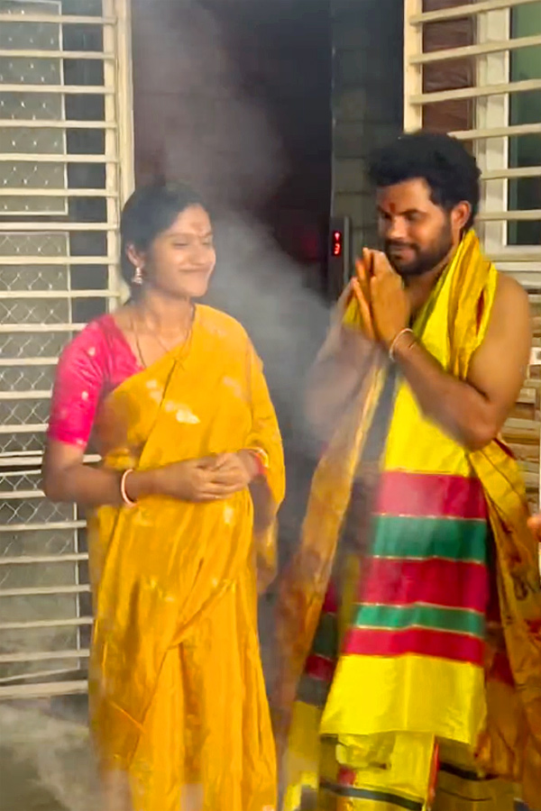 My_20Village_20Show_20Anil_20Geela_20Couple_20perform_20Chandi_20Homam_20Pooja_20Photos_20_2810_29.jpg 11