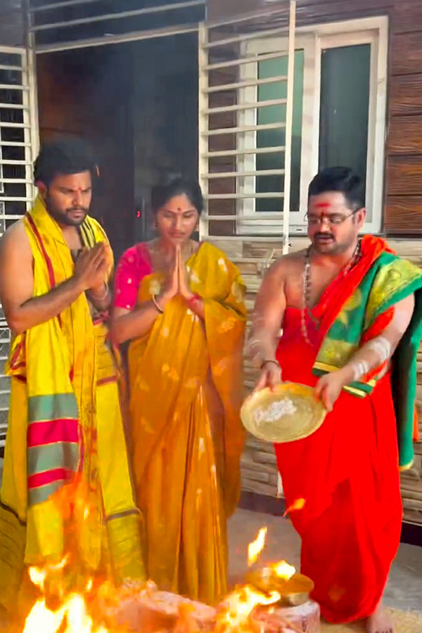 My_20Village_20Show_20Anil_20Geela_20Couple_20perform_20Chandi_20Homam_20Pooja_20Photos_20_2813_29.jpg 14