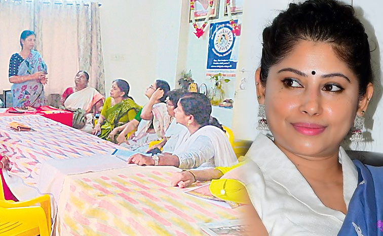 Mallu-Lakshmi-Smita-Sabharw.jpg