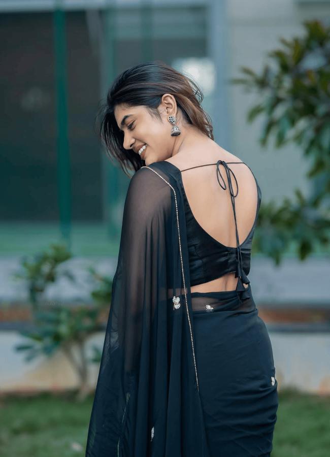 Ritu_20Choudhary_20Glamorous_20Photos_20In_20Black_20Saree_20_286_29.jpg 5