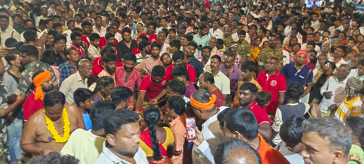 Sri_20Suguturu_20gangamma_20Jatara_20Grand_20Celebrations_20In_20punganur__20_2811_29.jpg 11