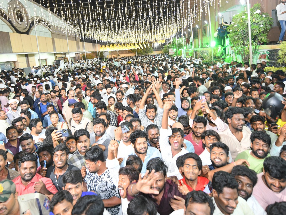 YS_20Jagan_20Special_20Prayers_20At_20IFTAR_20Dinner_20Photos_20_2833_29.jpg 33