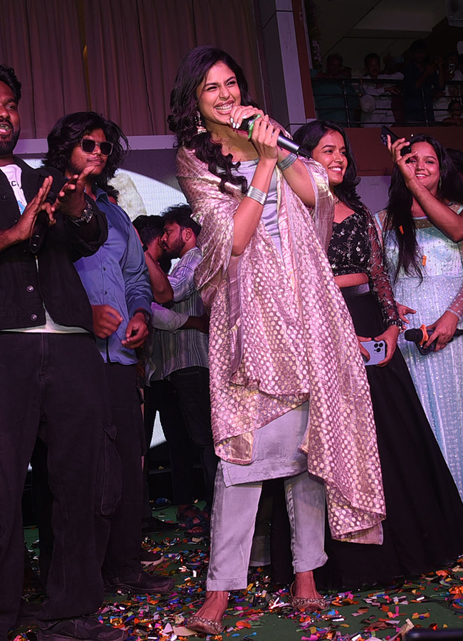 Actress_20Faria_20Abdullah_20at_20Hanamkonda__20_289_29_1.jpg 8