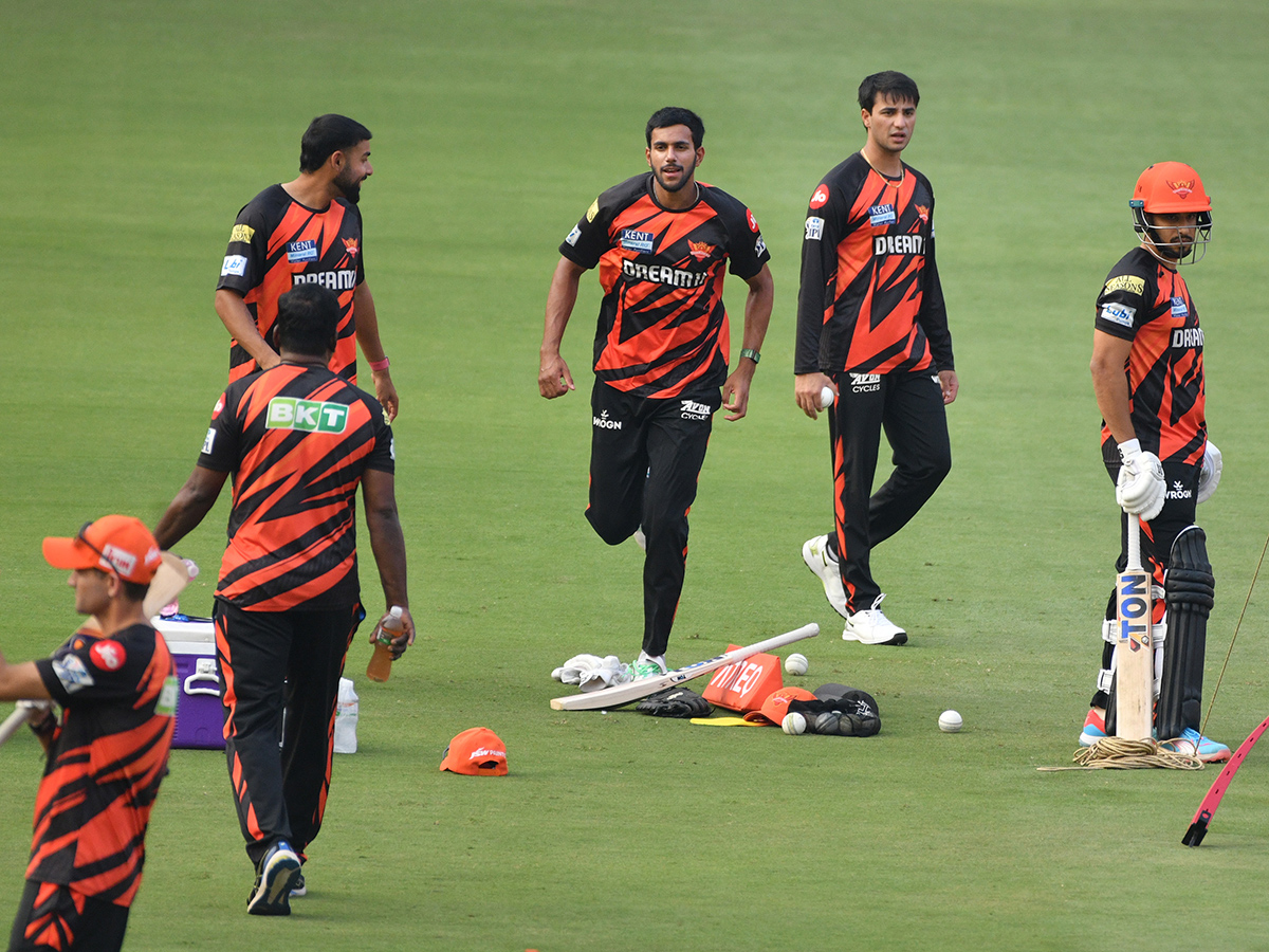 IPL_202025_20T20_20cricket_20match_20between_20Sunrisers_20Hyderabad_20and_20Lucknow_20Super_20Giants__20_284_29.jpg 4