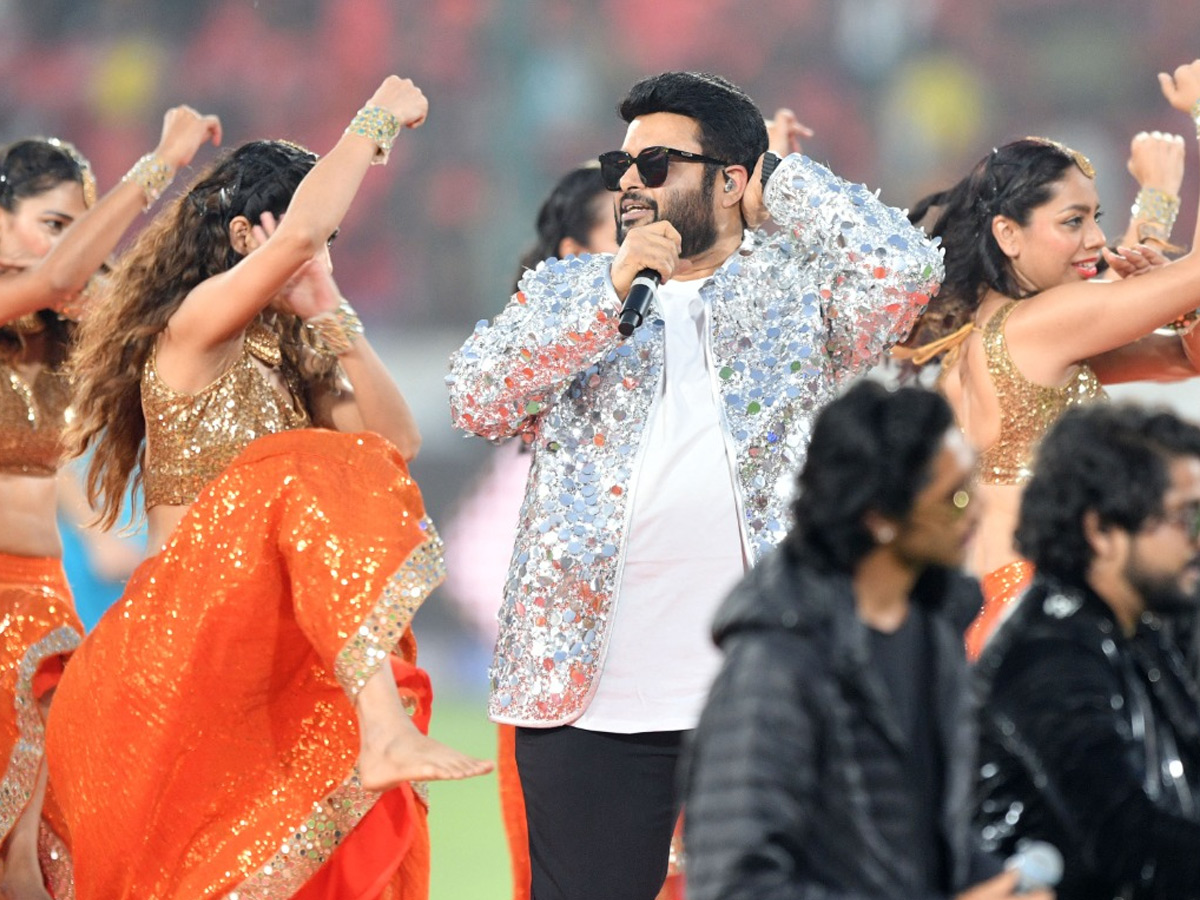 Music_20Director_20Thaman_20Live_20Music_20Concert_20At_20Uppal_20Stadium_20Photos_20_286_29.jpg 4