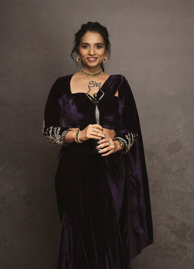 She_20Telugu_20Nakshatram_20Awards_202025_20photos_20goes_20viral_10.jpg 10