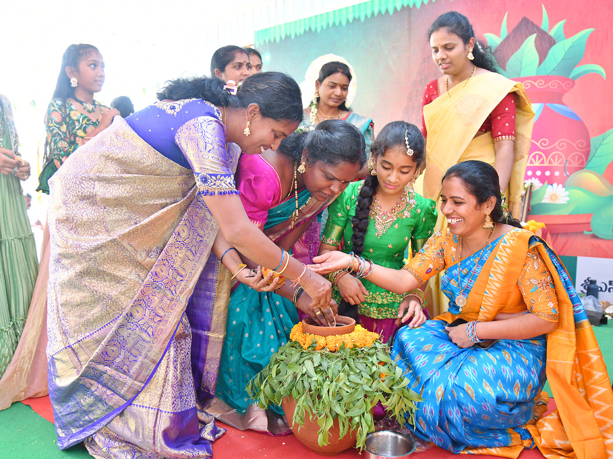 Ugadhi_20Celebrations_20In_20SPR_20School_20Under_20The_20Auspices_20Of_20Sakshi_20Photos_20_2810_29.jpg 10