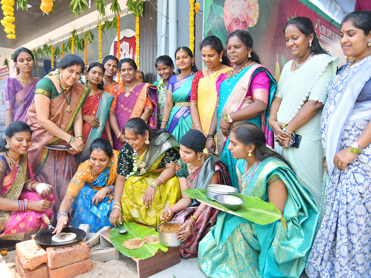 Ugadhi_20Celebrations_20In_20SPR_20School_20Under_20The_20Auspices_20Of_20Sakshi_20Photos_20_287_29.jpg 7