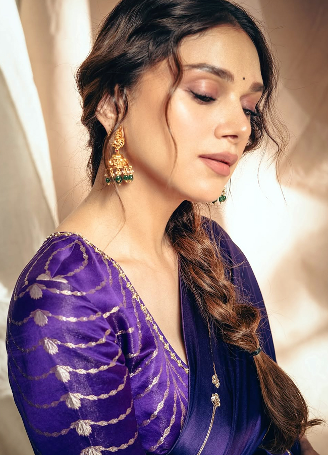 Adithi_20rao_20hydari_20award4.jpg 5
