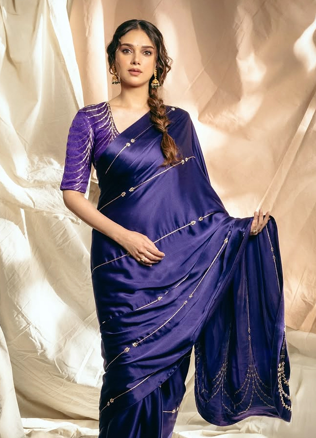 Adithi_20rao_20hydari_20award8.jpg 9