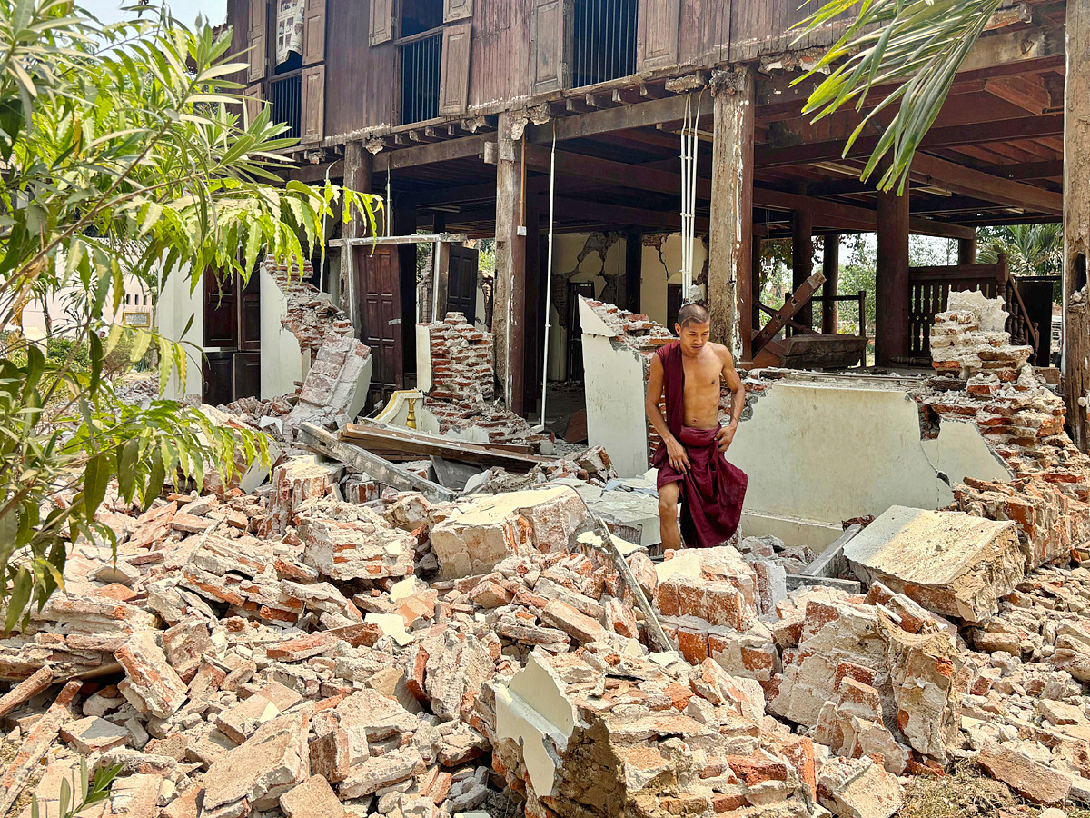 powerful_20earthquakes_20hit_20Myanmar_20Photos_20_2812_29.jpg 12