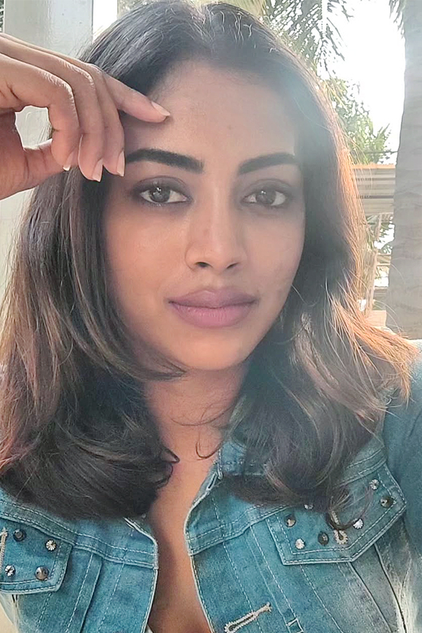 Actress_20Kamakshi_20Bhaskarla_20Busy_20In_20Tollywood_20With_20Multiple_20Movies_20Photos_20_281_29.jpg 2