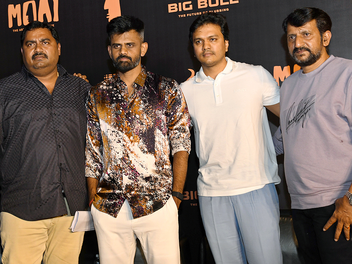 Launch_20of_20Big_20Bull_20Club_20and_20Moai_20Restaurant_20at_20Financial_20District__20_2816_29.jpg 16