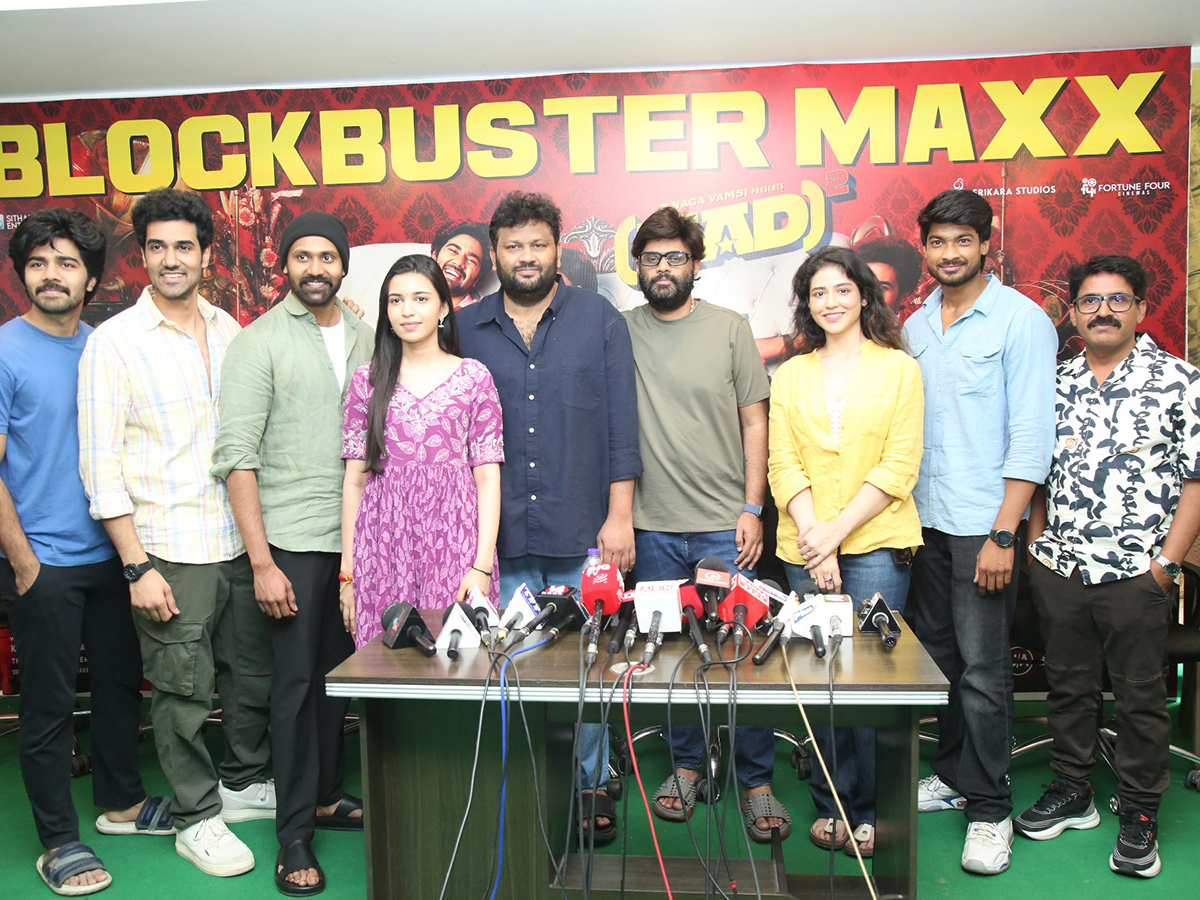Photos_20_20MAD_20Square_20Movie_20Success_20Celebrations__20_287_29.jpg 7