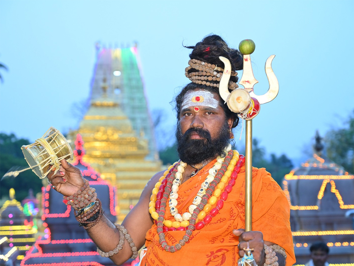 Ugadi_202025_20Brahmotsavam_20Celebrated_20in_20Srisailam_20Photos__20_2812_29.jpg 12