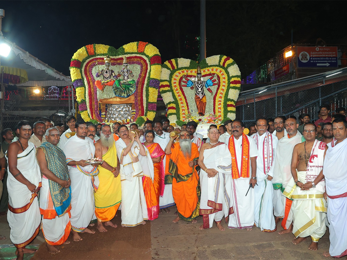 Ugadi_202025_20Brahmotsavam_20Celebrated_20in_20Srisailam_20Photos__20_281_29.jpg 1