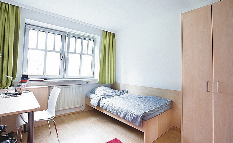 hostel.jpg