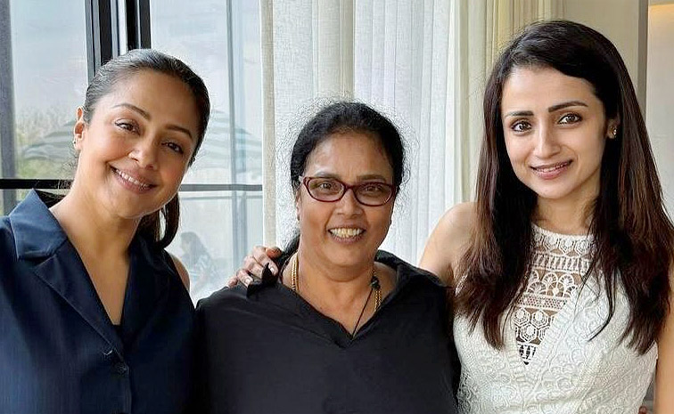 Hero_20Suriya_20and_20Jyotika_20host_20a_20fun_20Sunday_20party_20For_20Celebreties_20Photos_20_281_29.jpg 2