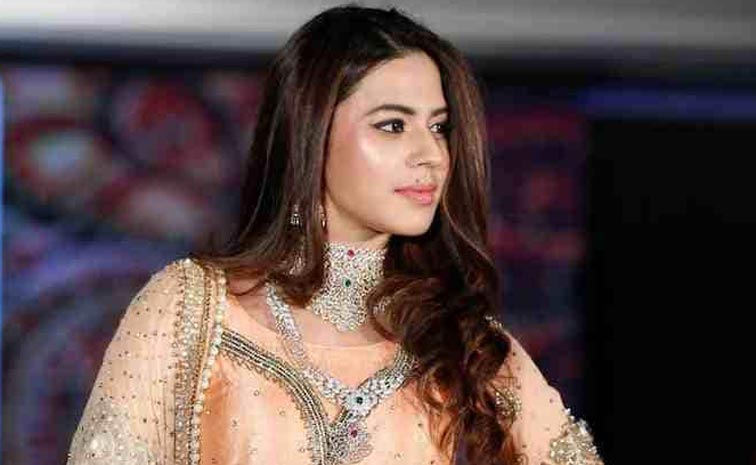 Actor-Ranya-Rao-Approaches-.jpg