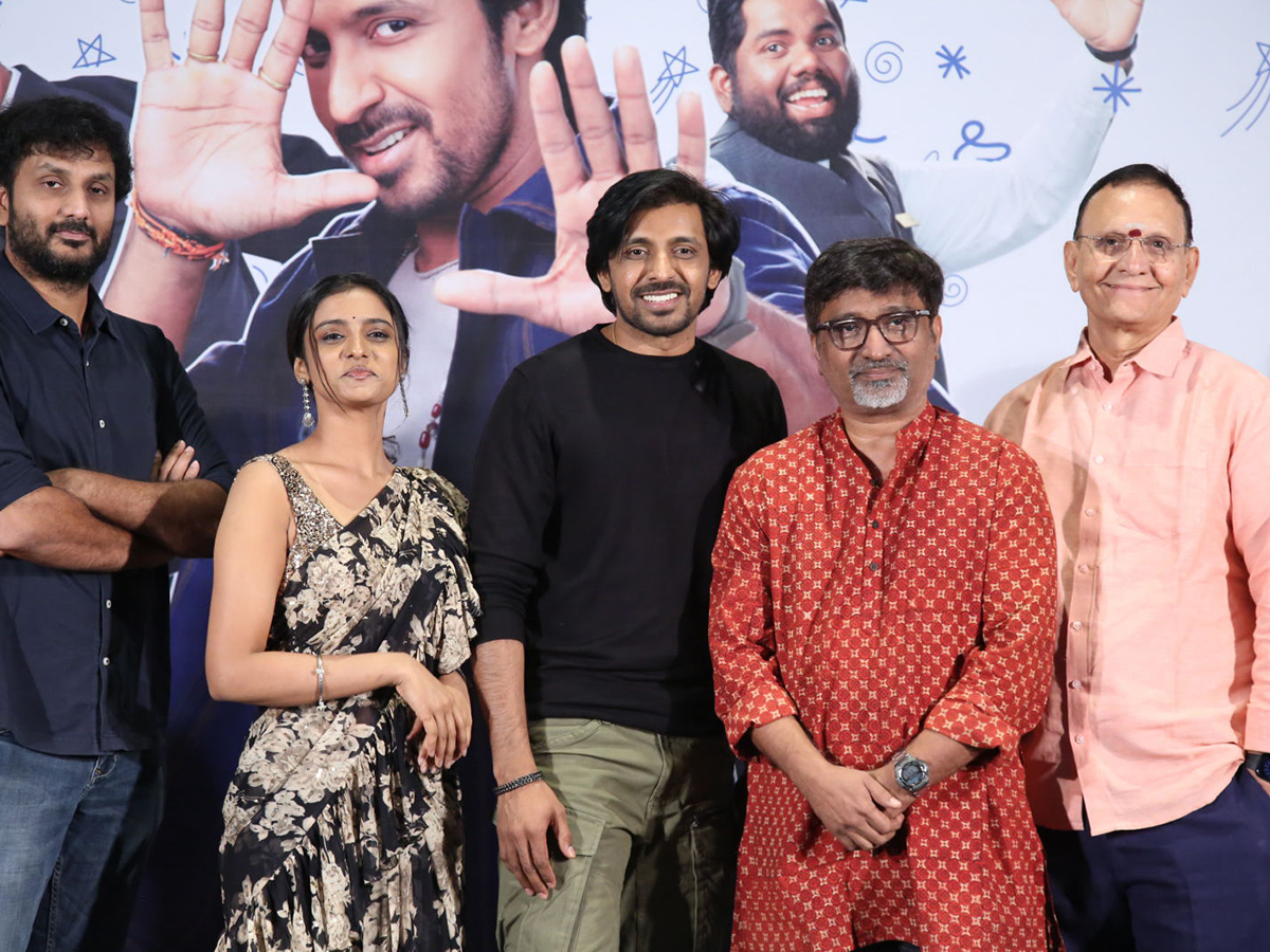 Sarangapani_20Jathakam_20Movie_20Press_20Meet_20Pics_6.jpg 6