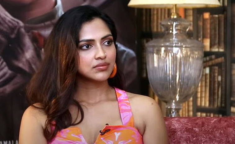 amala-paul.jpg