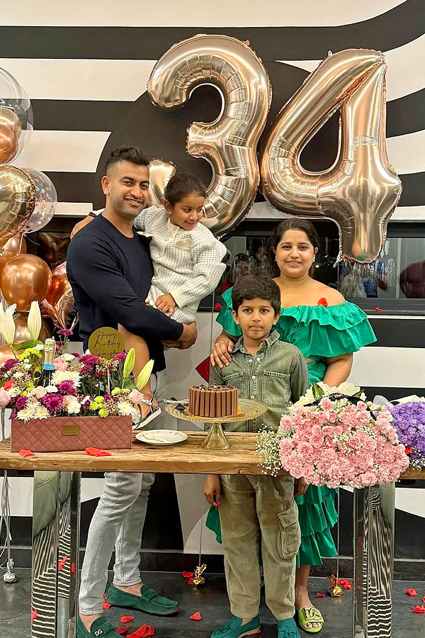 Dil_20Raju_20Daughter_20Hanshitha_20Reddy_20Grand_20Birthday_20Celebrations_20Photos_20_2811_29.jpg 12