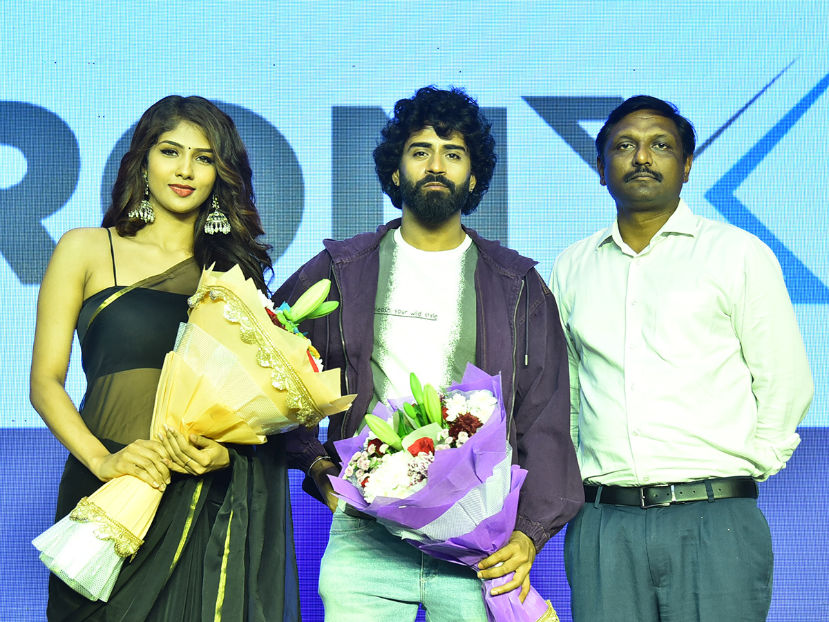 Ram_20Gopal_20Varma_20Saree_20Movie_20Pre_20Release_20Photos__20_2813_29.jpg 13