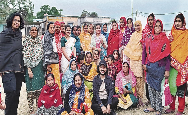 women-digitalskills.jpg