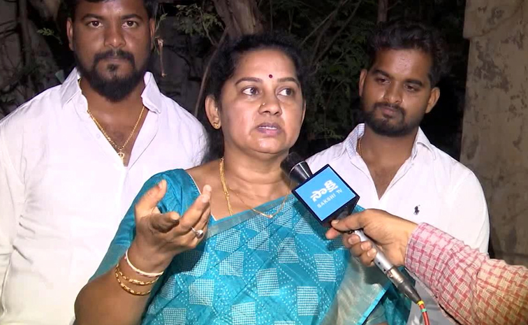 maddelacheruvu_20suri_20wife.jpg